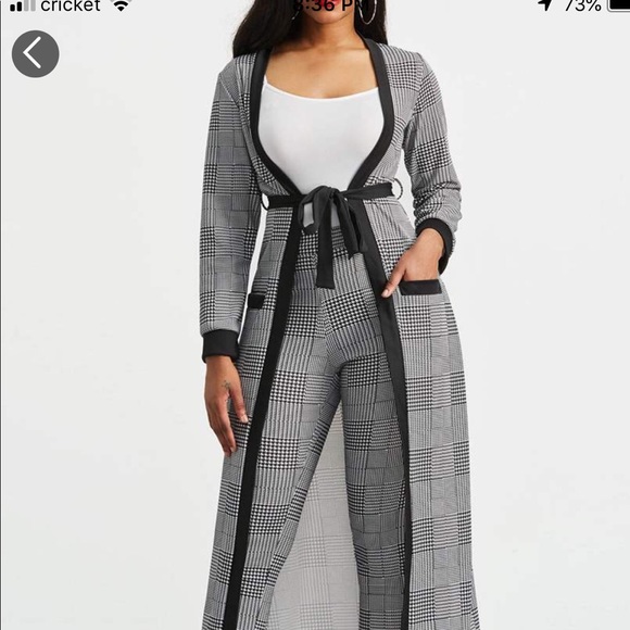 Beautiful outfit - Picture 4 of 7